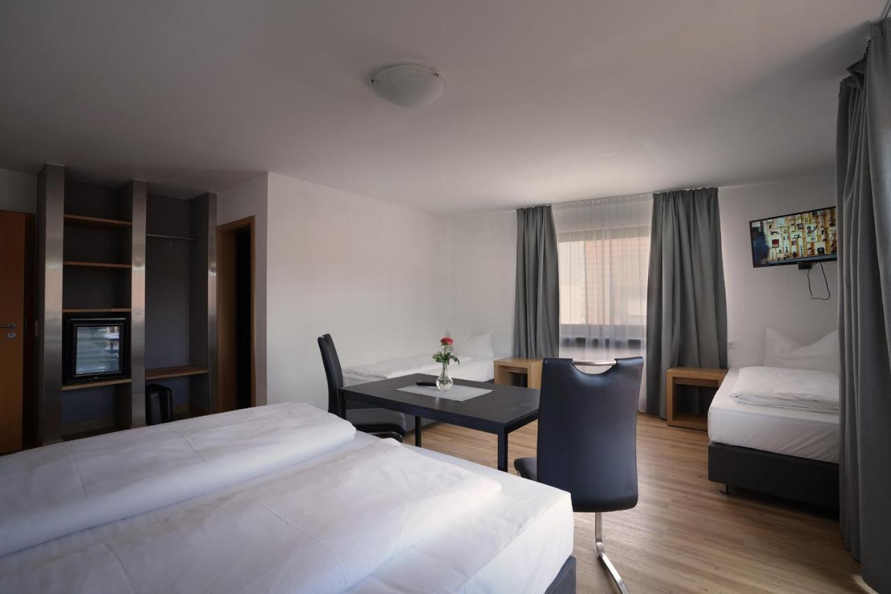 Hotel Gasthof Metzgerei Lamm - Benedikt Rueckel Geiselwind Zewnętrze zdjęcie